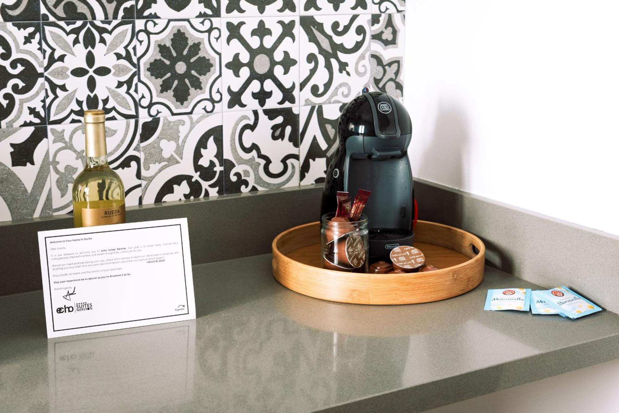 Echo Suites Nervion เซบีญา ภายนอก รูปภาพ